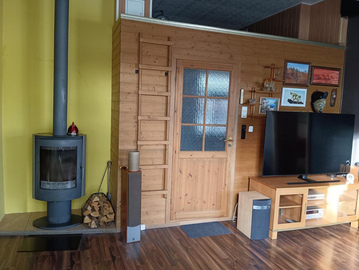 Kauba 6-1 Apartment With Sauna And Yacuzzi Курессааре Экстерьер фото